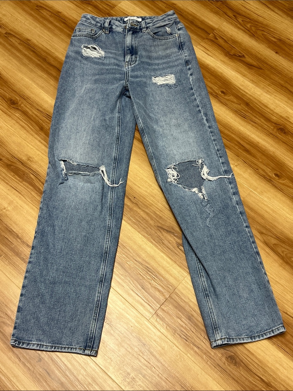 PacSun 24 Women's Straight Leg Distressed Jeans — Blue Wash